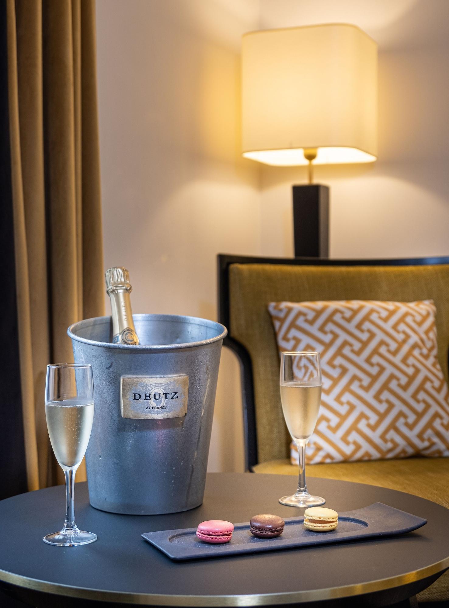 Hotel Le Marquis By Inwood Hotels Париж Екстериор снимка