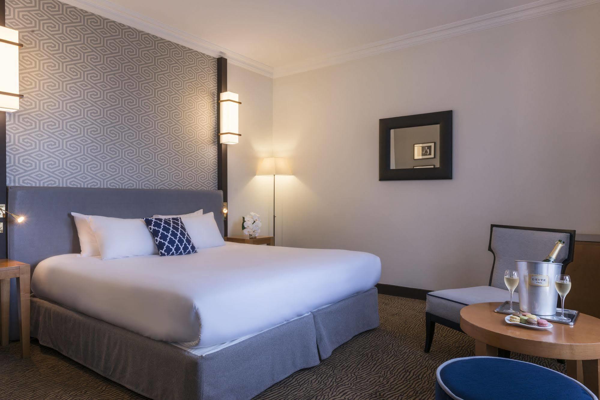Hotel Le Marquis By Inwood Hotels Париж Екстериор снимка